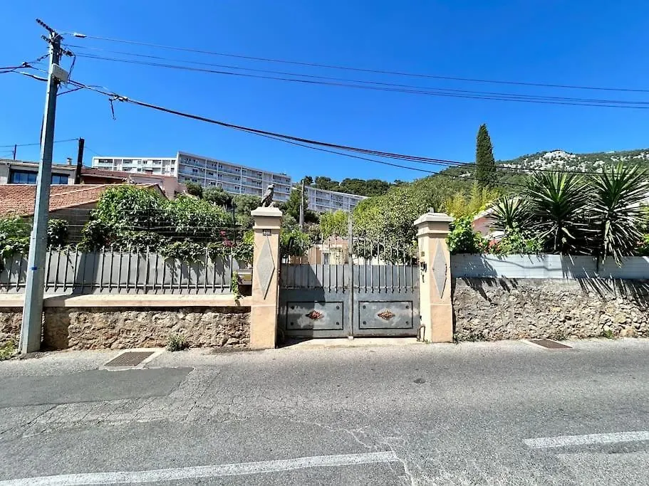 Juchanie Yourhosthelper Toulon France